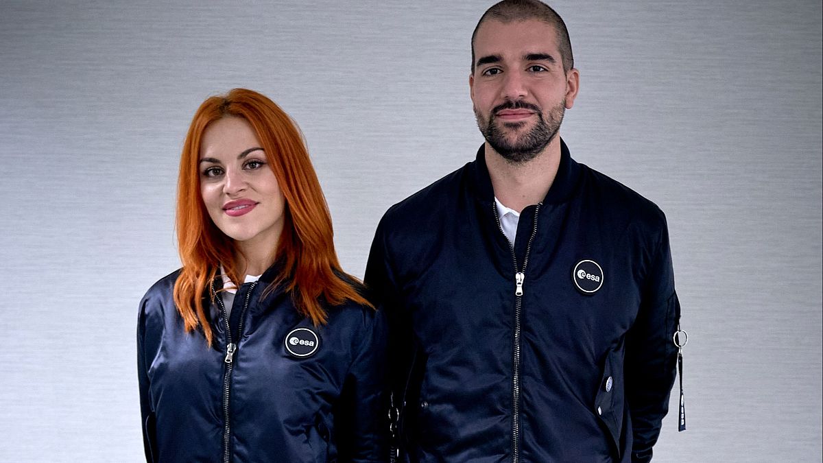 Astronauts Sara García and Pablo Álvarez
