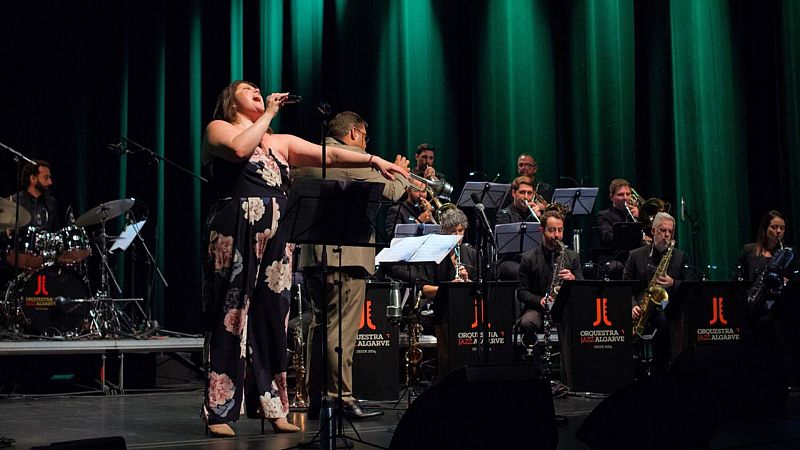 Cuando los elefantes sueñan con la música - Orquestra de Jazz do Algarve con Jane Monheit - 24/06/26 - Cuando los elefantes sueñan con la música | Escuchar