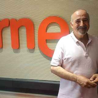 El director del Museo de Ciencias de la Universidad de Navarra nos presenta la exposición "Ciencia en blanco y rojo"