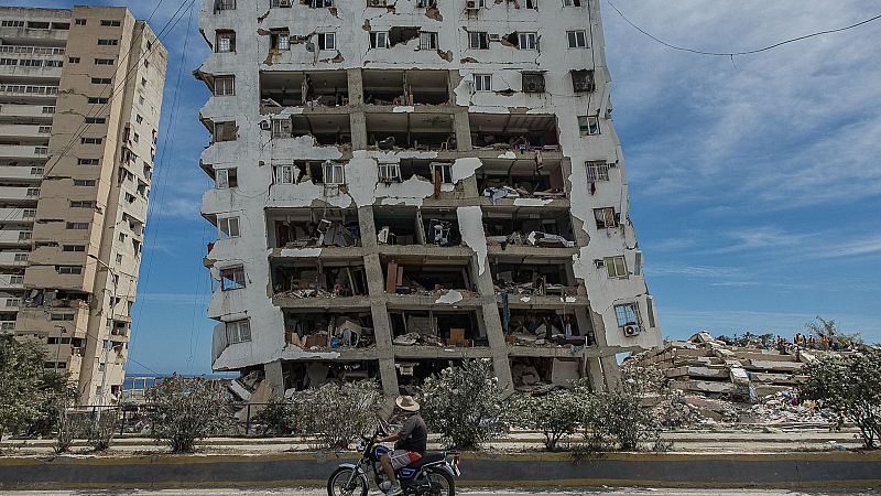 Sigüenza (AECID): "La comunidad internacional se ha volcado con Venezuela" - Las mañanas de RNE | Escuchar