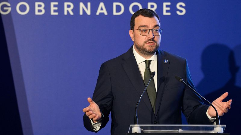 Adrián Barbón: "Los corruptos son traidores a la sociedad, al partido y al presidente" - Las mañanas de RNE | Escuchar