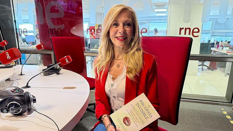 Al margen de la ley - Concha Calleja: "El rey Carlos III tiene rasgos psicopáticos" - Escuchar ahora
