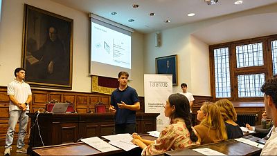 La Universidad de Oviedo premia el emprendimiento de origen acad�mico - Asturias Informativos | Escuchar