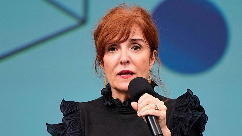 Elvira Lindo. El columnismo que recoge el 'sentir popular' - Conversaciones con Jos� Mar�a Brunet. Memoria y retos de Espa�a | Escuchar
