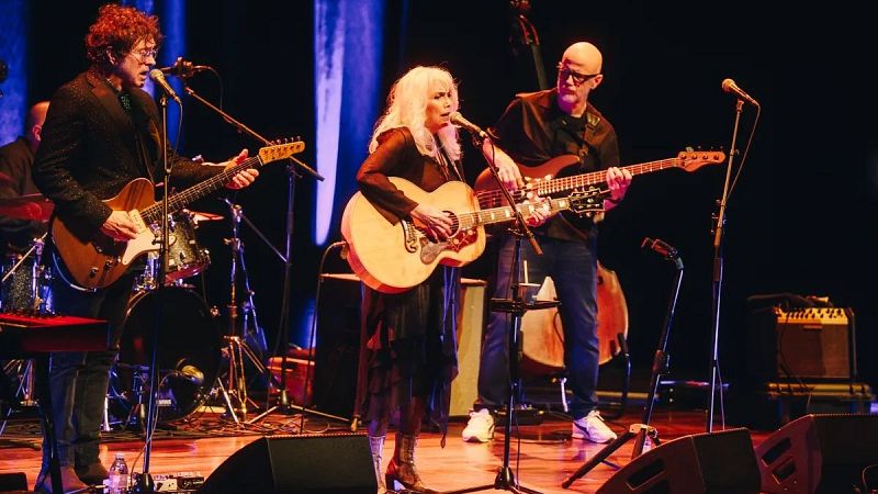 Sin Rodeos - Emmylou Harris también se despide de los escenarios europeos con una gira - 30/06/26 - Escuchar ahora