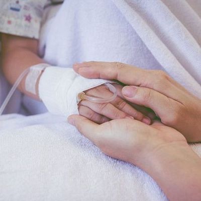 Las 'leonas' que acompañan menores ingresados en el hospital - Europa abierta | Escuchar