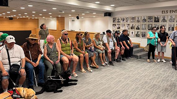 Una experi�ncia sensorial porta la sordceguesa a l'RCDE Stadium