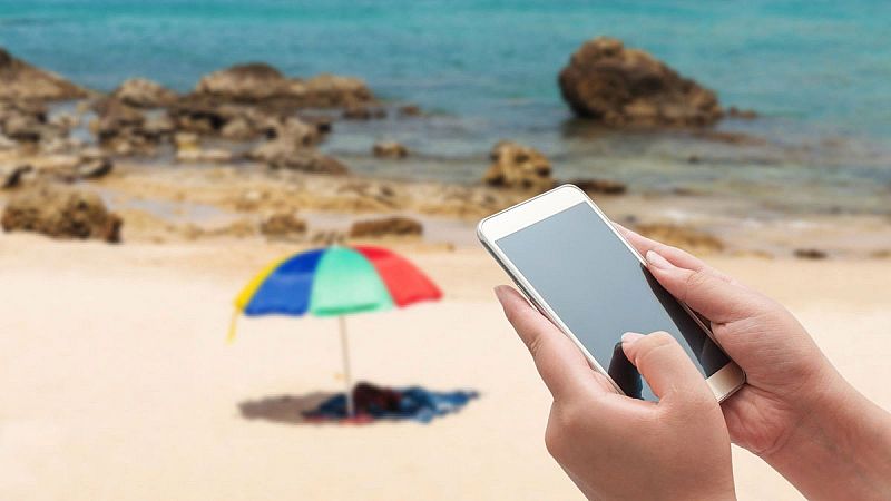 "No puc desconnectar en vacances" amb Javier Elcarte - De nit | Escoltar