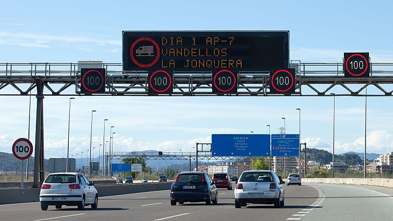 Operación salida: "Este verano aumentarán los desplazamientos" - Las mañanas de RNE | Escuchar
