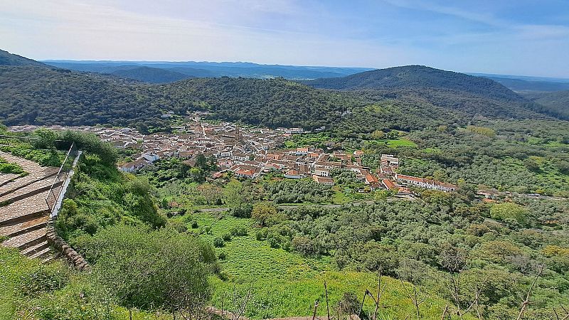 Parque natural de Sierra de Aracena y Picos de Aroche - La Iberia verde | Escuchar