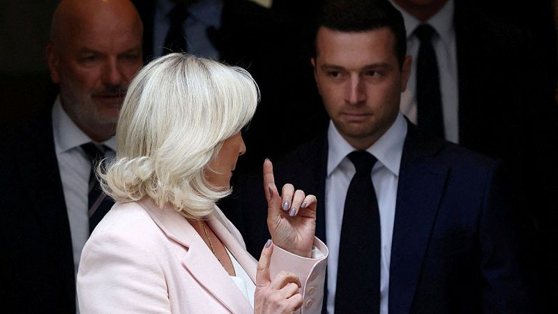 Cinco Continentes - Marine Le Pen se presentará a las presidenciales de 2027 - Escuchar ahora