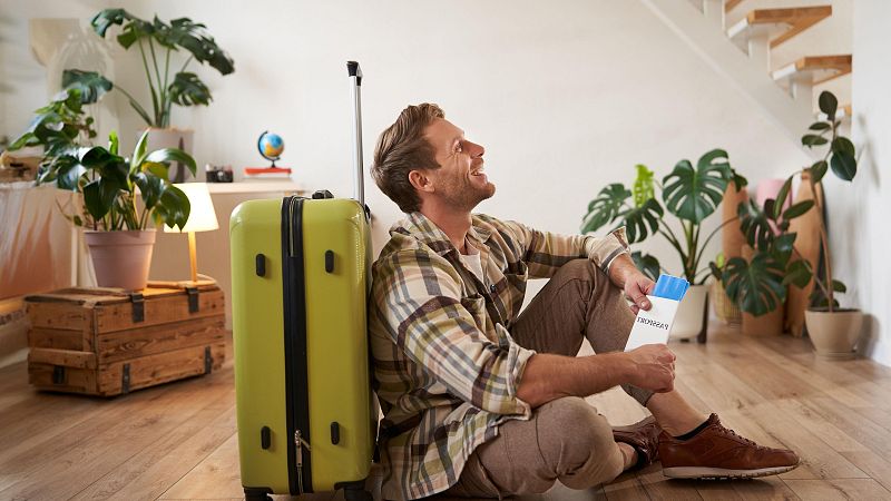 Quedar-nos a casa per vacances �s benestar emocional o la nova tend�ncia per desconnectar? En parlem amb l'Arantxa Coca - Xavif�rnia | Escoltar