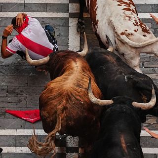AUDIO | Muchas caídas y bastante agilidad en el tercer encierro de Sanfermines con los toros de Victoriano del Río