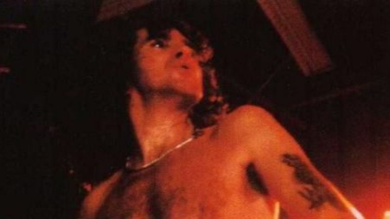 Tal día como hoy - Bon Scott - 09/07/26 - Escuchar ahora
