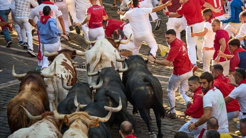 Encierro 9 de julio RNE. "Victorianos" de guión - Navarra Informativos | Escuchar