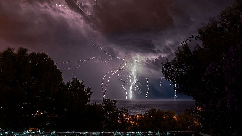 El mat� de R�dio 4 - Quan arribaran les pluges i tempestes a Catalunya? Alfred Rodr�guez Pic� t'ho explica - El mat� de R�dio 4 | Escoltar