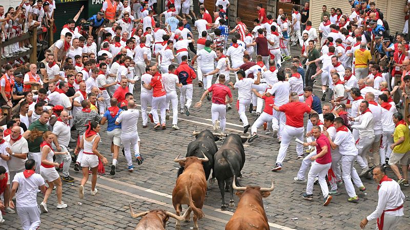 AUDIO | Accidentado cuarto encierro de los Sanfermines con los peligrosos toros de Álvaro Núñez - Sanfermines en RNE | Escuchar