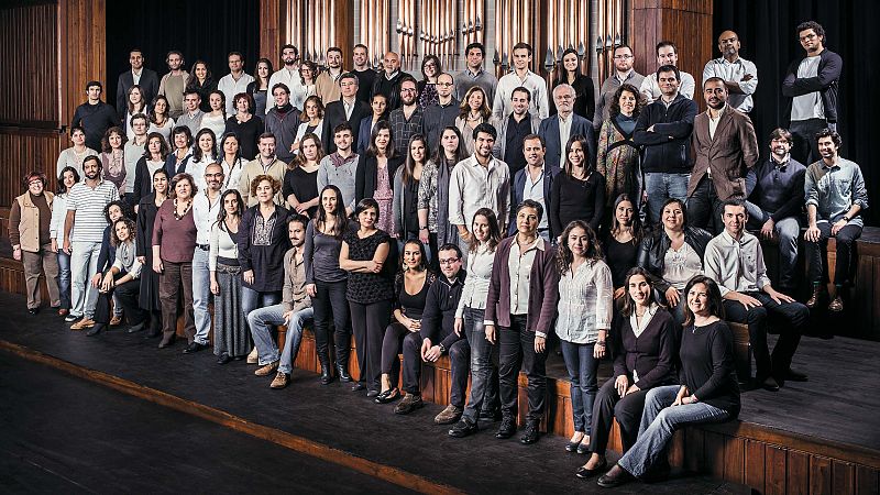 Fila cero - Paradiso, Polifon�a del siglo XVI a nuestros d�as por el Coro Gulbenkian - 11/07/26 - Fila cero | Escuchar