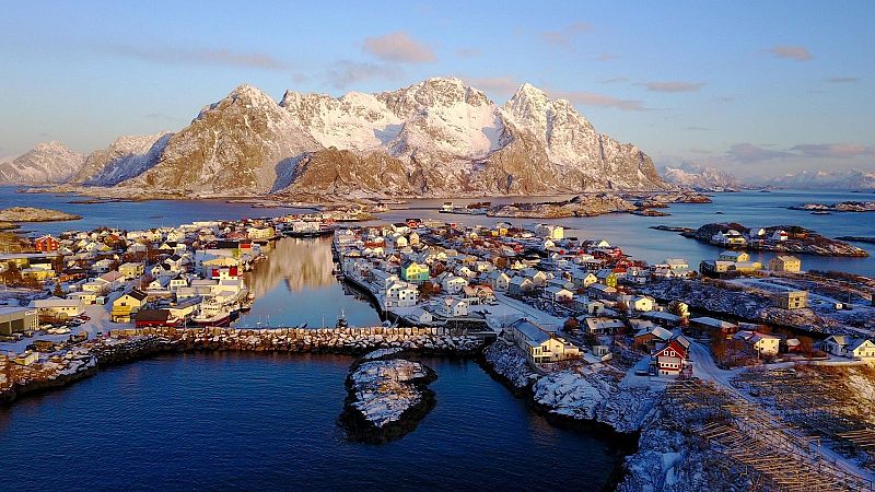 Entrevista Xavier Moret, autor de "Noruega, sota l'aurora boreal" - Són 4 dies | Escuchar