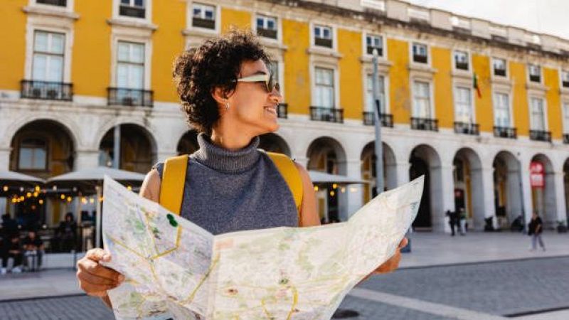 Fin de mes - Vacaciones cada vez más caras - Escuchar ahora