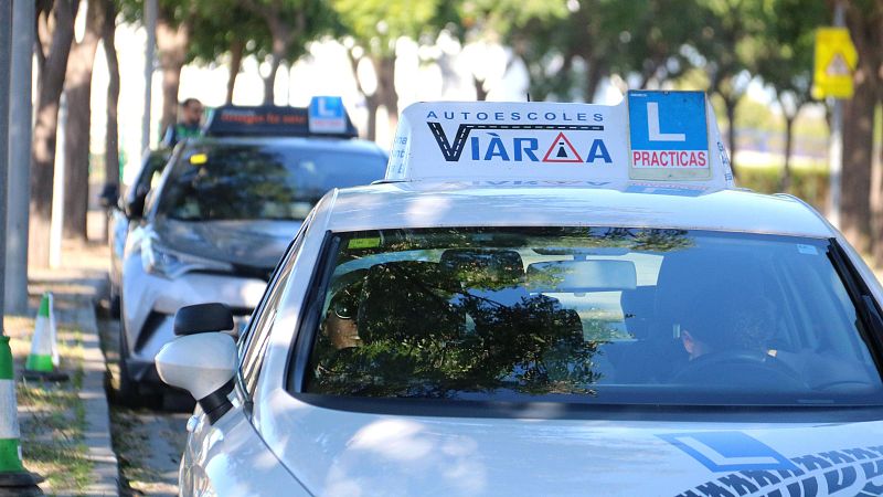 El mat� de R�dio 4 - Quatre mesos d'espera per fer l'examen pr�ctic de conduir: les autoescoles protesten a Lleida - El mat� de R�dio 4 | Escoltar