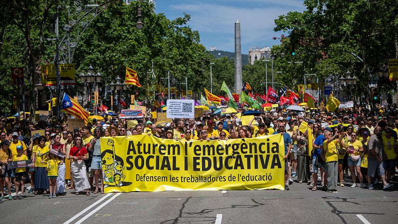 L'Entrellat - El retorn escolar - Tert�lia amb Leo Espluga, la Magda Oranich i l'�lex S�lmon - L'Entrellat | Escoltar
