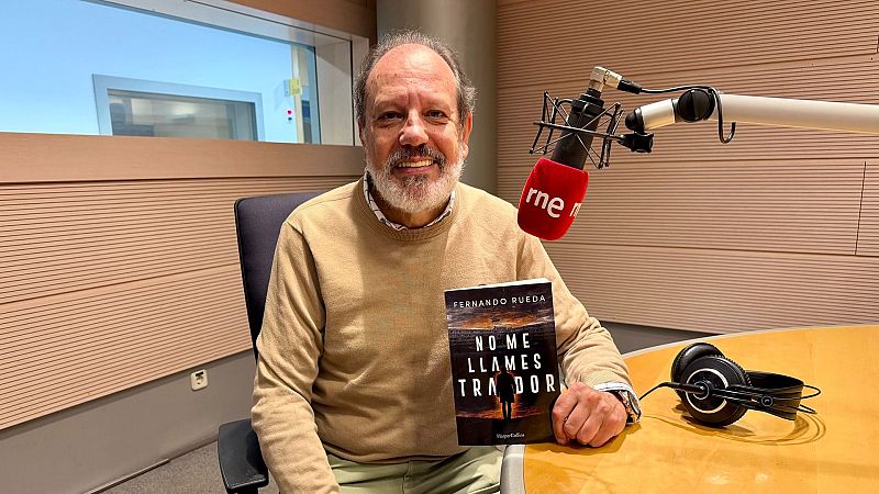 Al margen de la ley - Fernando Rueda: "Tenemos 3.500 agentes preparados para mentir y uno es un traidor" - Escuchar ahora