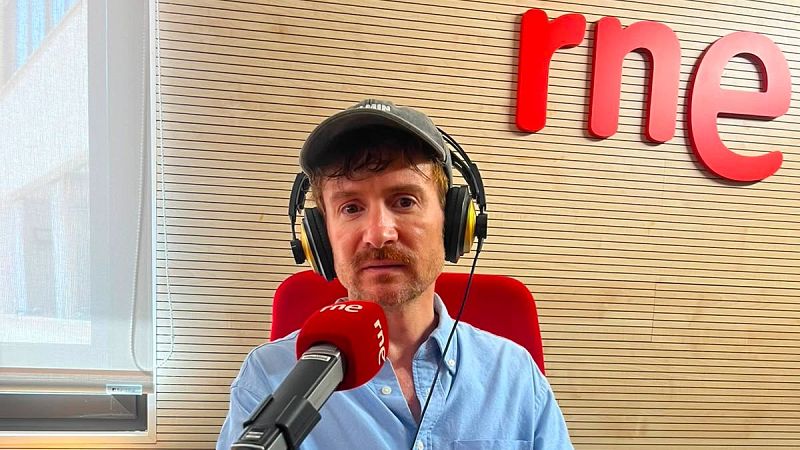 Wisteria Lane - Marcos Augusto nos presenta su primera novela, "Te hice dios", en la que aborda la subcultura del "bugchaser" - 18/07/26 - Escuchar ahora