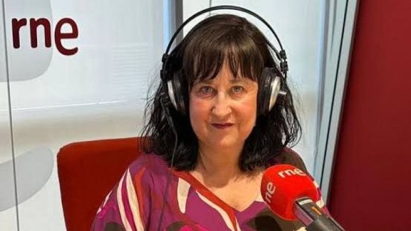 Libros de arena - Eva Cosculluela y 'El club de las modernas' - Escuchar ahora