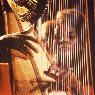 Triangular III: Alice Coltrane en medio mundo (y el universo entero)