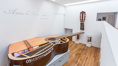 Viaje a los orígenes de la guitarra española
