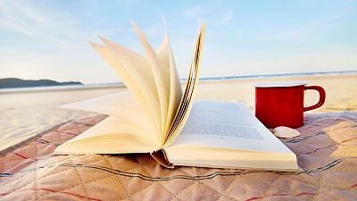 El Ojo Cr�tico - Libros de verano: �leemos mejor en vacaciones? - Escuchar ahora