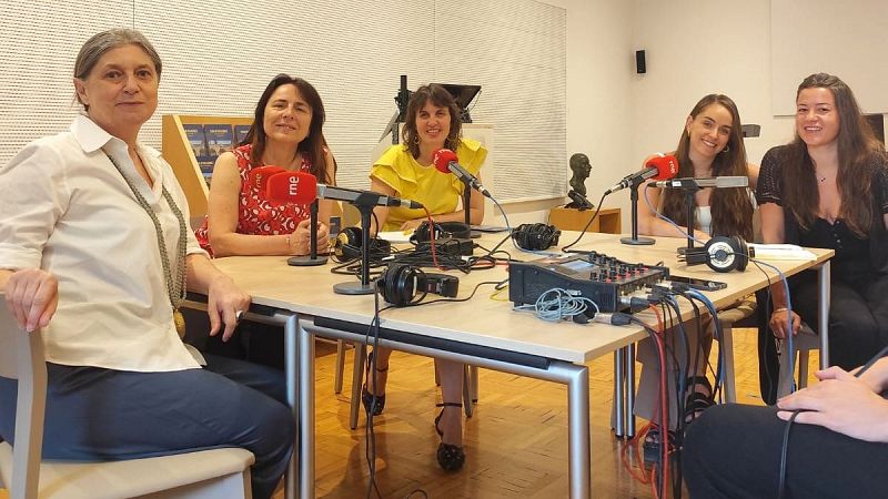 La 'Casa de Velázquez' se rinde a la danza. - A compás | Escuchar