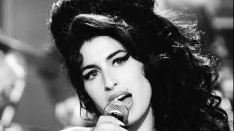 180 grados - Quince años sin Amy Winehouse - 23/07/26 - 180 grados | Escuchar