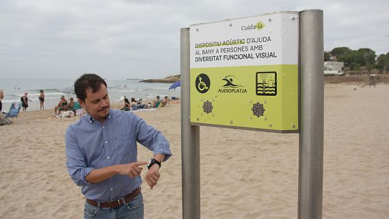 Bany accessible a Tarragona amb el nou sistema 'Audioplatja'