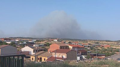 Afectadas una veintena de viviendas por el incendio de Almorox