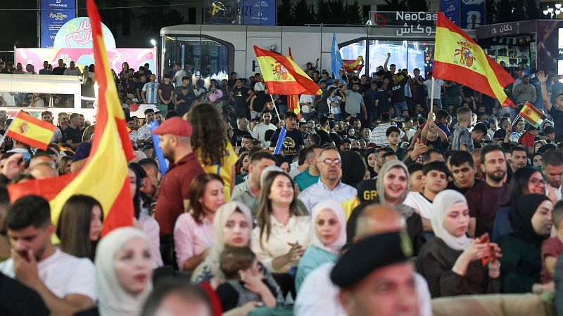 El mundo árabe celebra la segunda Copa del Mundo de España - Emisión en árabe | Escuchar