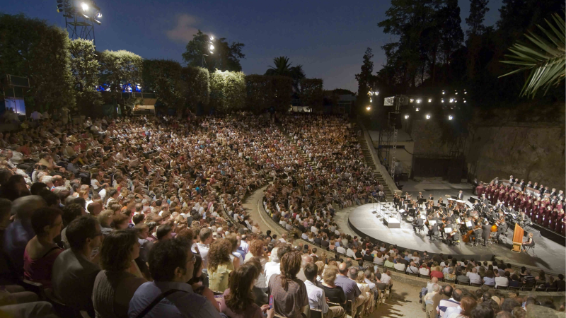 El mat� de R�dio 4 - EDICI� ESTIU - El Festival Grec celebra 50 anys: parlem amb la seva directora, Leticia Mart�n - El mat� de R�dio 4 | Escoltar