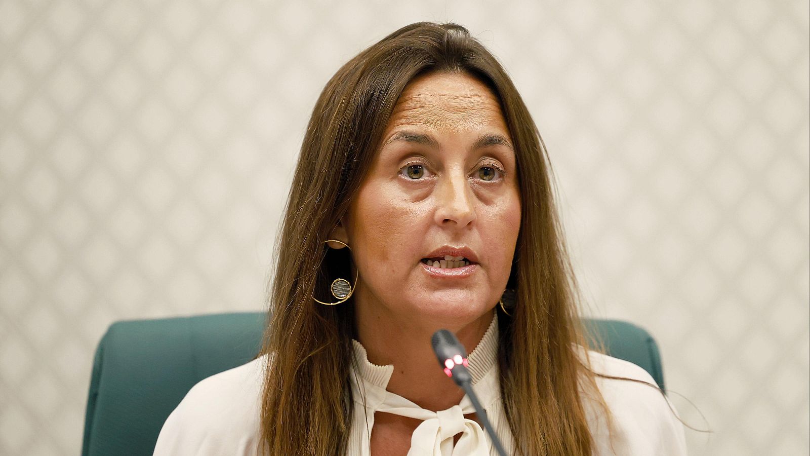 Niubó promet depurar responsabilitats per l’error de l’informe PISA