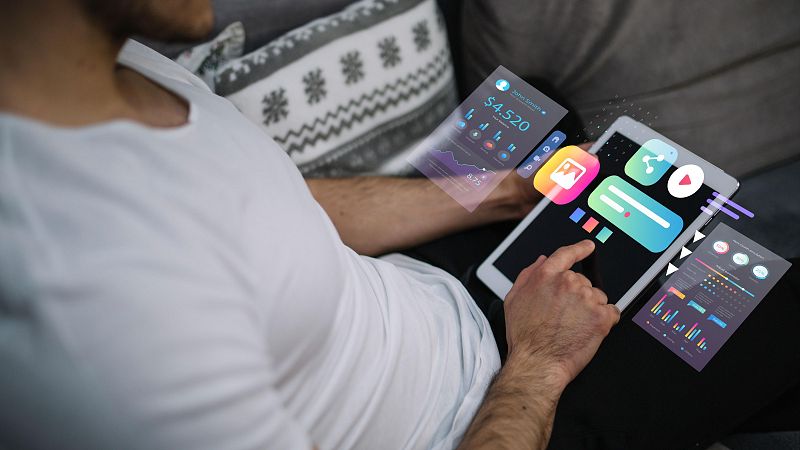 Apps �tils per l?estiu com Shadow map i Google skymaps, i un documental per entendre millor la IA - El mat� de R�dio 4 | Escoltar