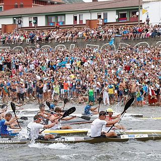 El Descenso del Sella, la fiesta que navega por Asturias