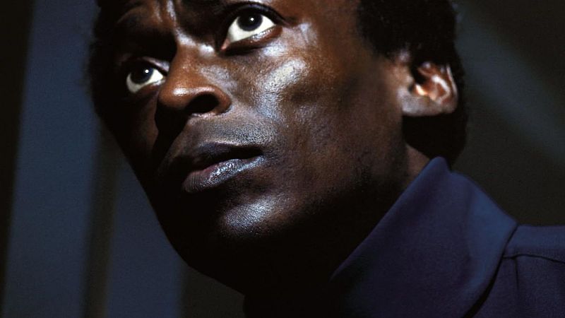 El Miles Davis más radical (I) - Música para aeropuertos - 15/08/2026 - escuchar ahora