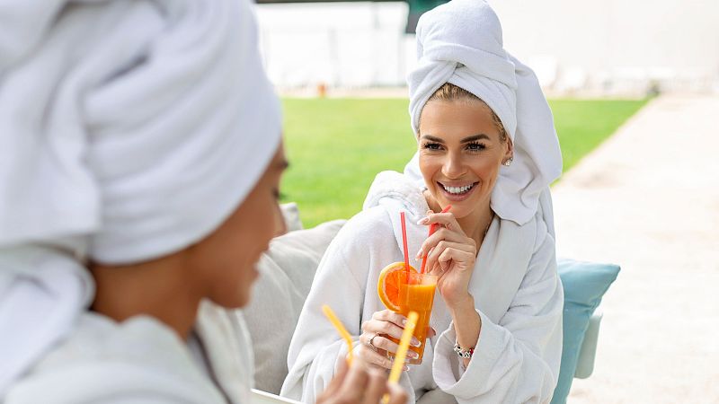 Summer glow up: cuidar-se o viure sota una nova pressi� est�tica? - El mat� de R�dio 4 | Escoltar