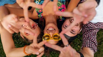 L'amistat tamb� fa vacances? D'altres nom�s reviuen durant aquestes�