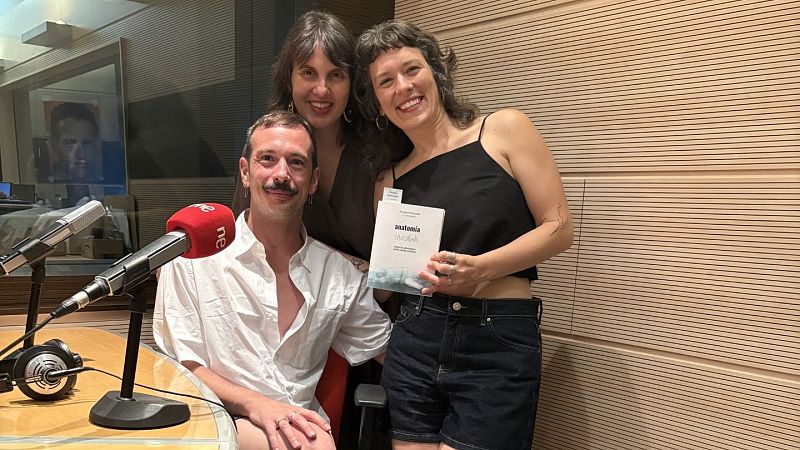 Natalia Fernandes y su 'Anatomía Inventada' - A compás