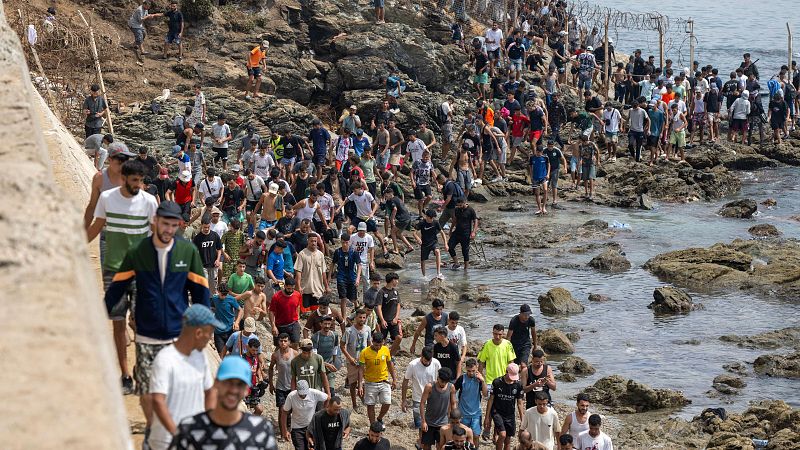Cinco Continentes - Italia suspende Schengen con España por lo ocurrido en Ceuta - Escuchar ahora