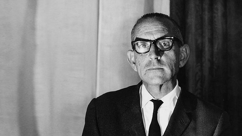 Arxiu Ràdio 4: Segona part de l'entrevista al poeta Salvador Espriu dins l'espai 'Un altre caire' | Escoltar