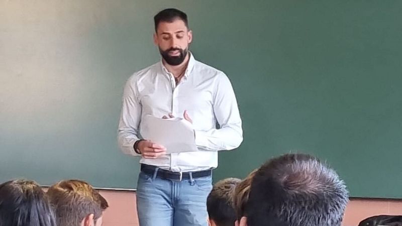 Mariconízate: contra la homofobia en las aulas - El último tren | Escuchar