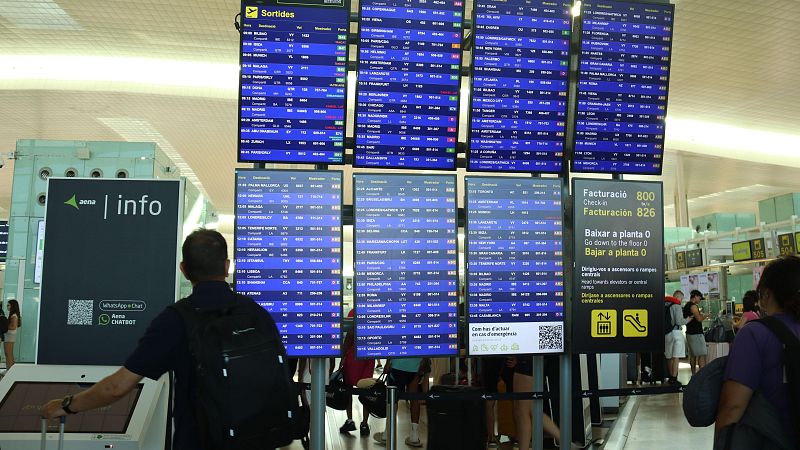 Vaga de Groundforce al Prat: cues, retards i cancel·lacions