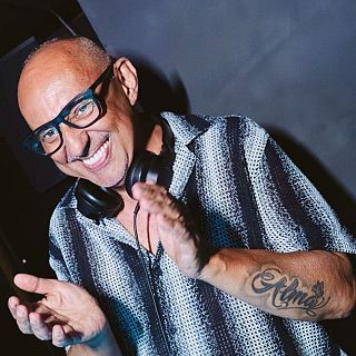Raúl Orellana: quatre dècades marcant el ritme de la nit barcelonina
